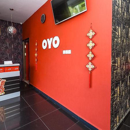 Oyo 89301 Ys Inn Мири Экстерьер фото