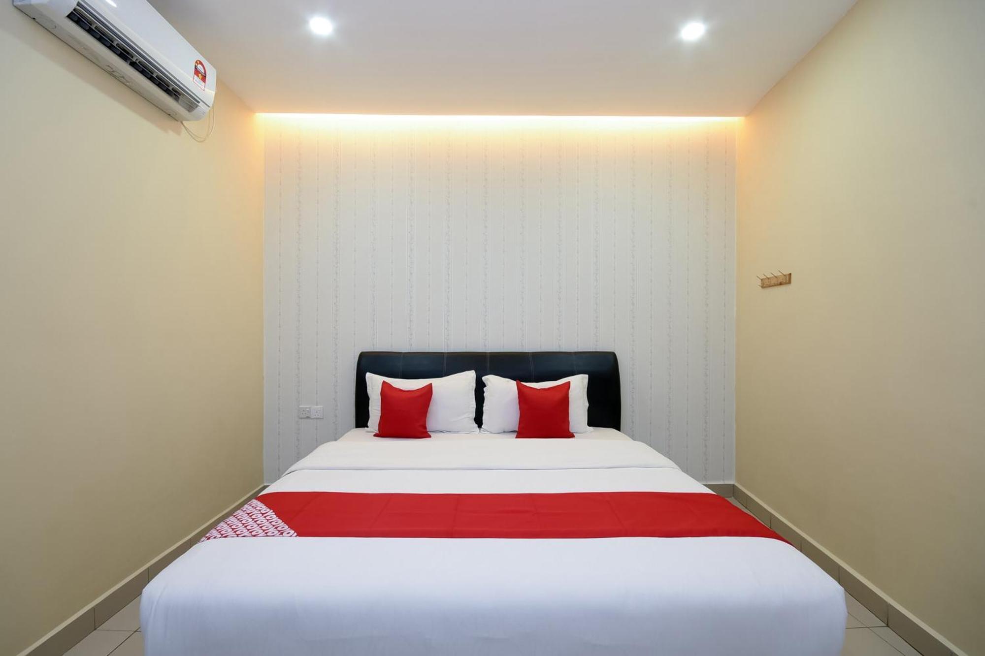 Oyo 89301 Ys Inn Мири Экстерьер фото
