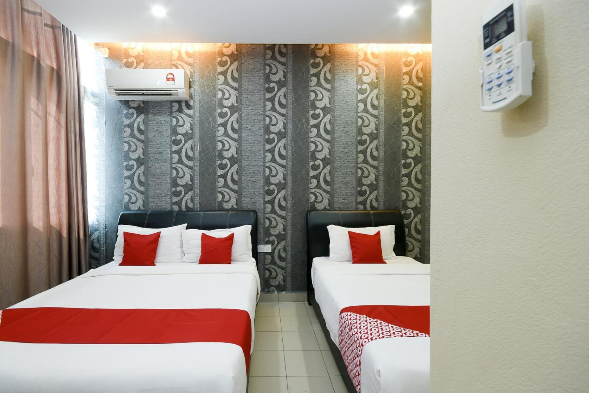 Oyo 89301 Ys Inn Мири Экстерьер фото